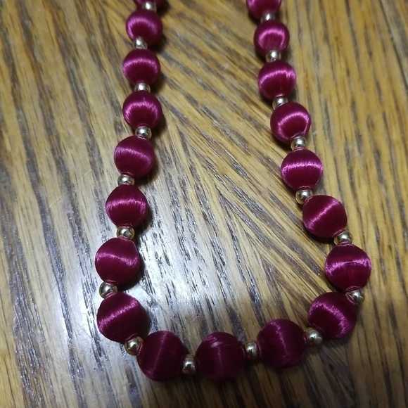 Vintage silk thread wrapped beads - Picture 4 of 4